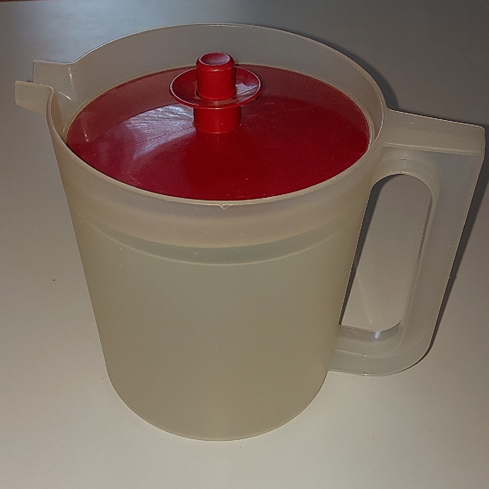 Tupperware| 80s/90s Juice Pitcher